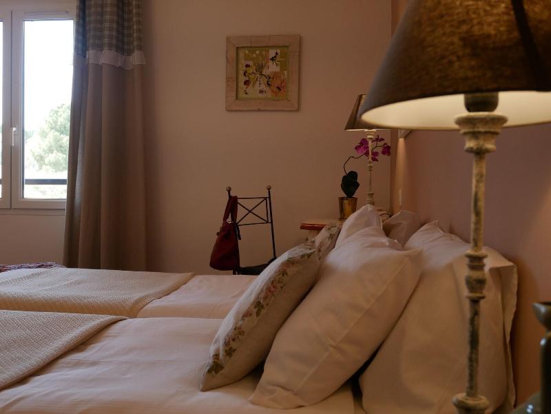 Hotel Les Ambres Roussillon  Exterior photo